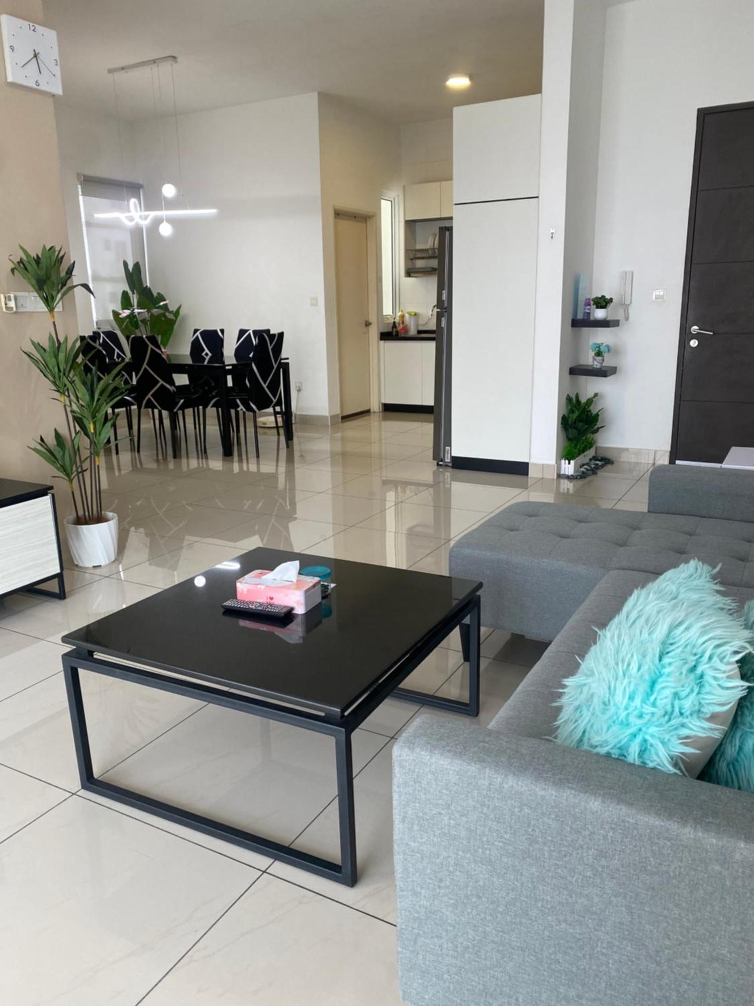 Pangsapuri Pinnacle Tower Huge 7pax 3mins To Ciq Johor Bahru